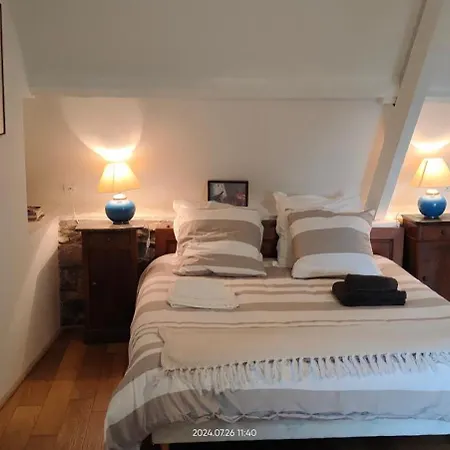 Maison Au Calme Au Bord De L'eau *